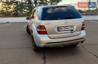 Внедорожник / Кроссовер Mercedes-Benz M-Class 2005 в 