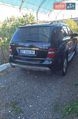 Внедорожник / Кроссовер Mercedes-Benz M-Class 2007 в 