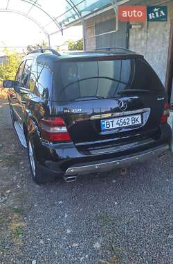 Внедорожник / Кроссовер Mercedes-Benz M-Class 2007 в 