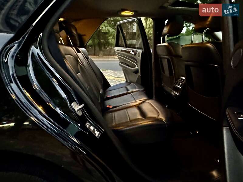 Внедорожник / Кроссовер Mercedes-Benz M-Class 2012 в Одессе