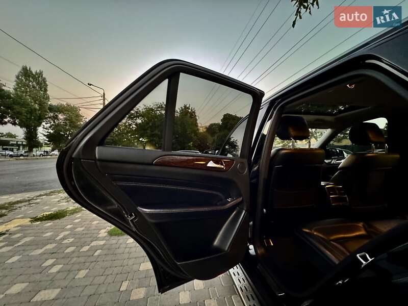 Внедорожник / Кроссовер Mercedes-Benz M-Class 2012 в Одессе