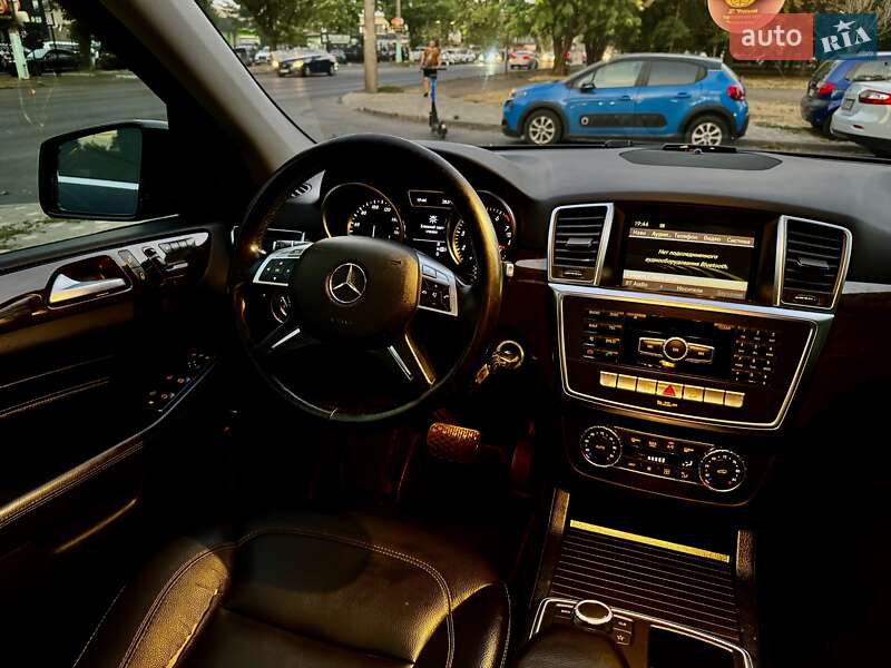Внедорожник / Кроссовер Mercedes-Benz M-Class 2012 в Одессе
