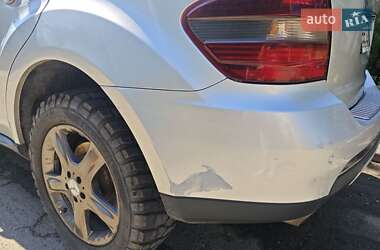 Внедорожник / Кроссовер Mercedes-Benz M-Class 2006 в 