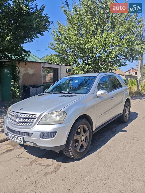 Внедорожник / Кроссовер Mercedes-Benz M-Class 2006 в Николаеве