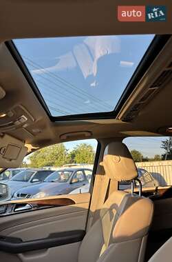 Внедорожник / Кроссовер Mercedes-Benz M-Class 2011 в 
