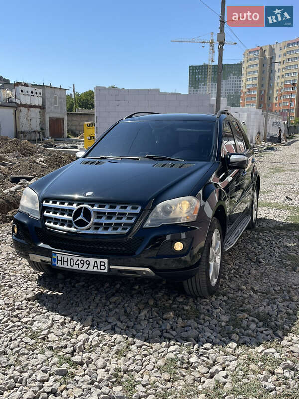 Позашляховик / Кросовер Mercedes-Benz M-Class 2008 в 
