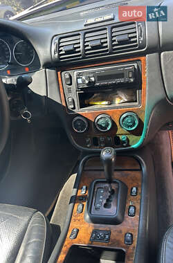 Внедорожник / Кроссовер Mercedes-Benz M-Class 2005 в 