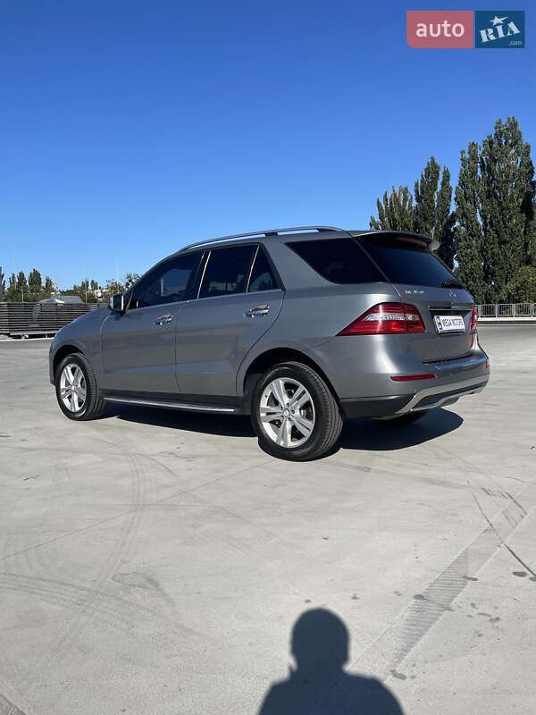 Внедорожник / Кроссовер Mercedes-Benz M-Class 2013 в Киеве