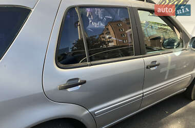 Внедорожник / Кроссовер Mercedes-Benz M-Class 2000 в 