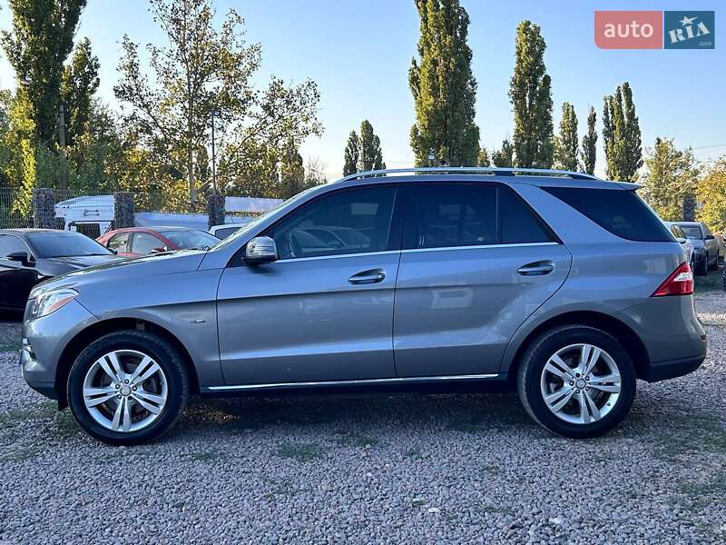 Позашляховик / Кросовер Mercedes-Benz M-Class 2011 в Одесі