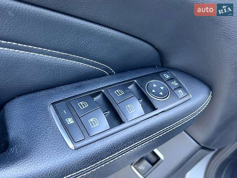 Позашляховик / Кросовер Mercedes-Benz M-Class 2011 в Одесі