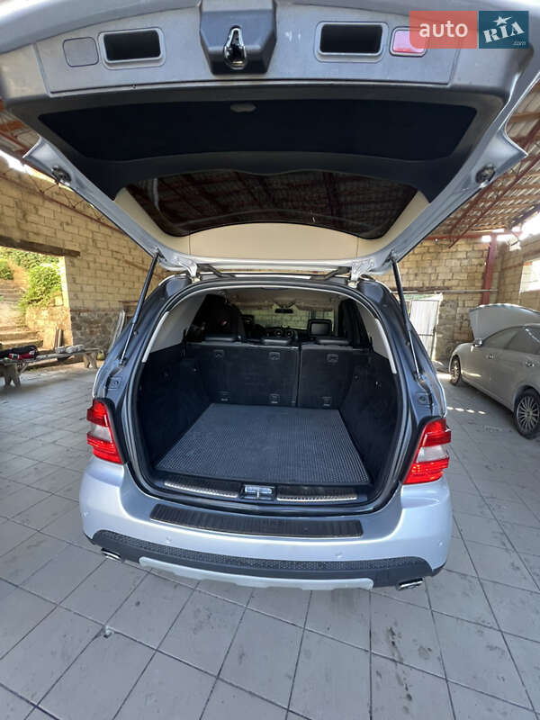 Внедорожник / Кроссовер Mercedes-Benz M-Class 2006 в Могилев-Подольске