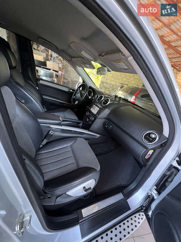 Внедорожник / Кроссовер Mercedes-Benz M-Class 2006 в Могилев-Подольске