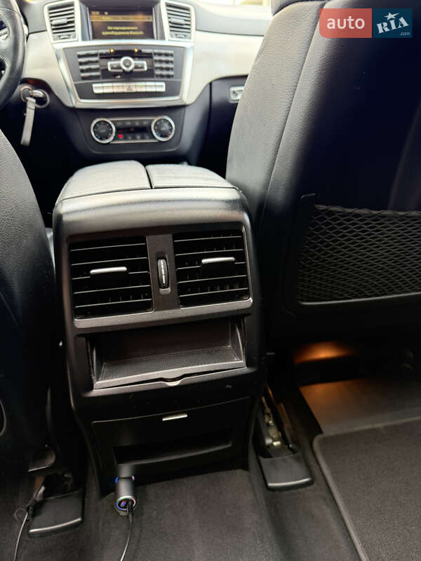 Внедорожник / Кроссовер Mercedes-Benz M-Class 2011 в Львове