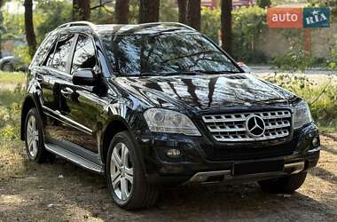 Внедорожник / Кроссовер Mercedes-Benz M-Class 2009 в Киеве