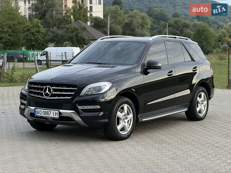 Внедорожник / Кроссовер Mercedes-Benz M-Class 2012 в Сваляве