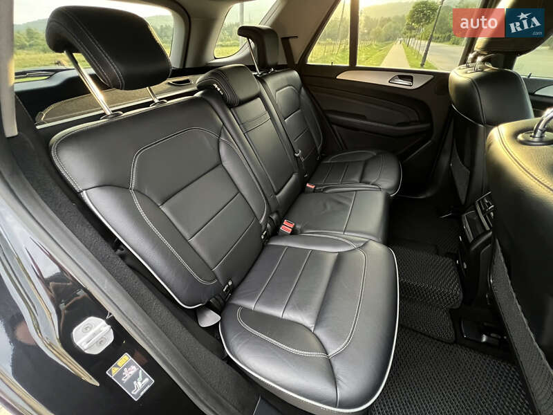 Внедорожник / Кроссовер Mercedes-Benz M-Class 2012 в Сваляве