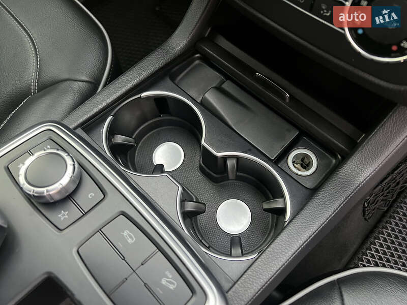 Внедорожник / Кроссовер Mercedes-Benz M-Class 2012 в Сваляве