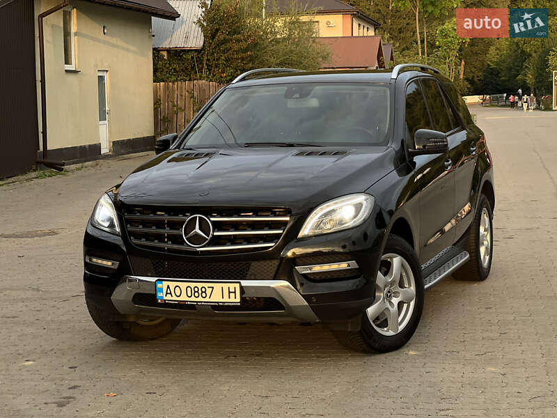 Внедорожник / Кроссовер Mercedes-Benz M-Class 2012 в Сваляве