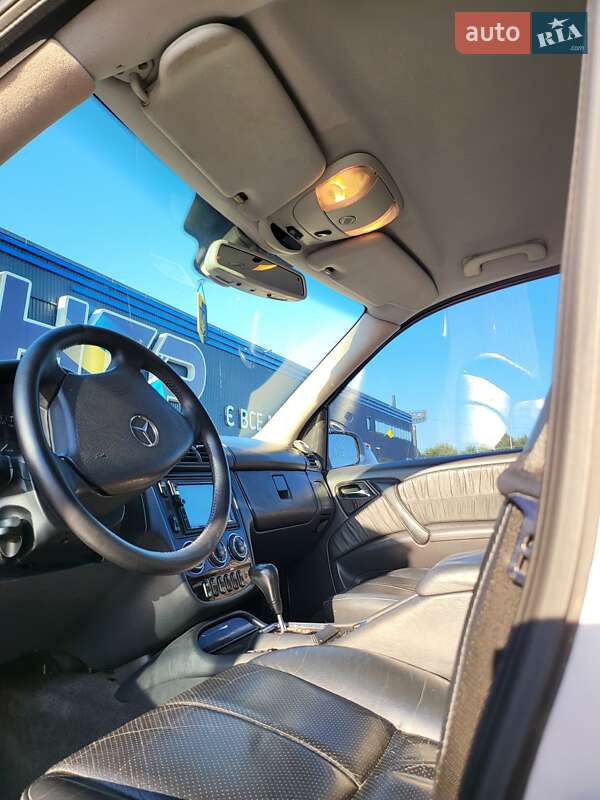 Позашляховик / Кросовер Mercedes-Benz M-Class 2004 в Києві