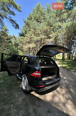 Позашляховик / Кросовер Mercedes-Benz M-Class 2012 в 