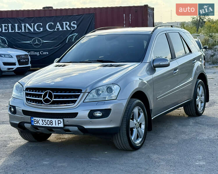 Внедорожник / Кроссовер Mercedes-Benz M-Class 2005 в Ровно