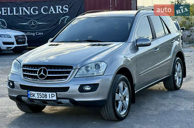 Внедорожник / Кроссовер Mercedes-Benz M-Class 2005 в 