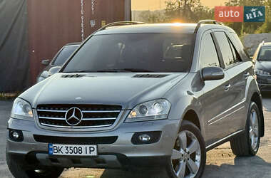 Внедорожник / Кроссовер Mercedes-Benz M-Class 2005 в 