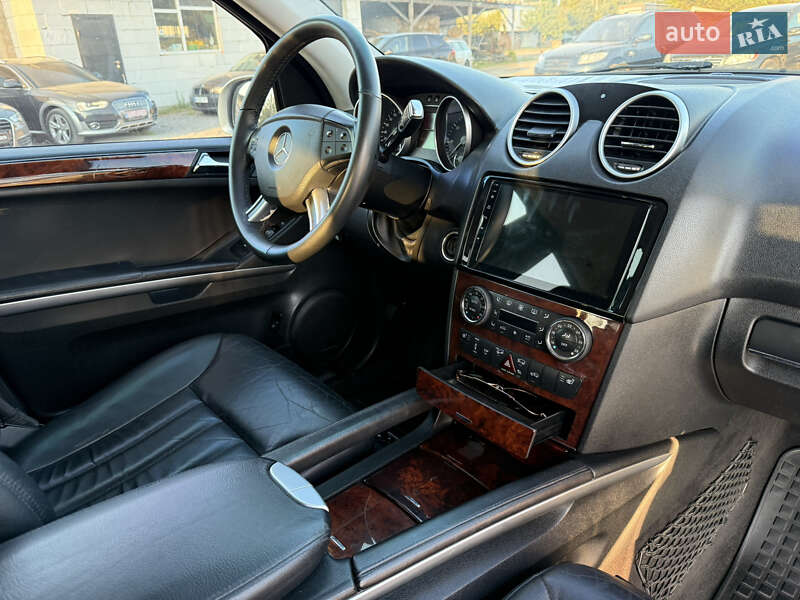 Внедорожник / Кроссовер Mercedes-Benz M-Class 2005 в Ровно