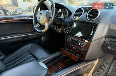 Внедорожник / Кроссовер Mercedes-Benz M-Class 2005 в 