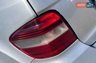 Позашляховик / Кросовер Mercedes-Benz M-Class 2006 в  фото 10 Позашляховик / Кросовер Mercedes-Benz M-Class 2006 в