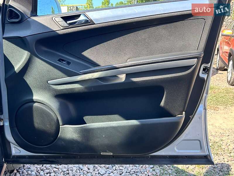 Позашляховик / Кросовер Mercedes-Benz M-Class 2006 в Одесі фото 27 Позашляховик / Кросовер Mercedes-Benz M-Class 2006 в Одесі