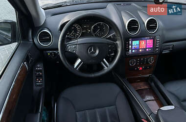 Позашляховик / Кросовер Mercedes-Benz M-Class 2006 в 