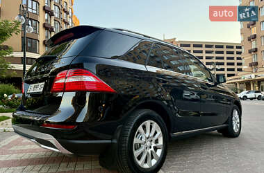 Позашляховик / Кросовер Mercedes-Benz M-Class 2013 в 