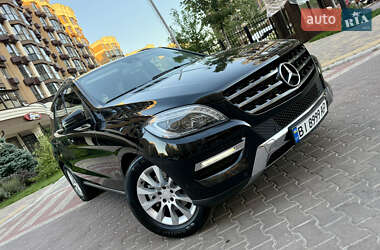 Позашляховик / Кросовер Mercedes-Benz M-Class 2013 в 