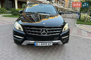 Позашляховик / Кросовер Mercedes-Benz M-Class 2013 в 