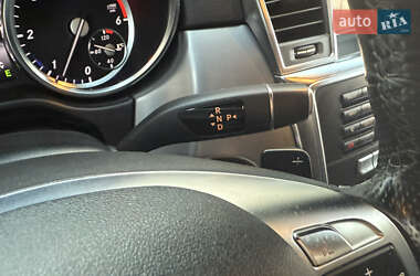 Позашляховик / Кросовер Mercedes-Benz M-Class 2013 в 