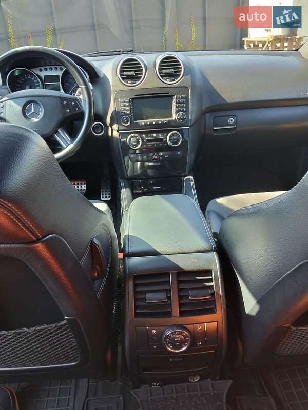 Внедорожник / Кроссовер Mercedes-Benz M-Class 2006 в Костополе