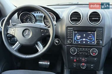 Внедорожник / Кроссовер Mercedes-Benz M-Class 2006 в 