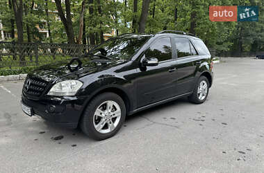 Позашляховик / Кросовер Mercedes-Benz M-Class 2005 в 