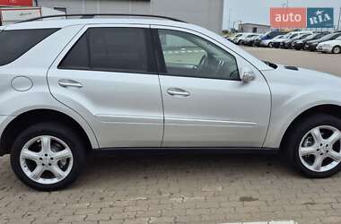 Внедорожник / Кроссовер Mercedes-Benz M-Class 2006 в 