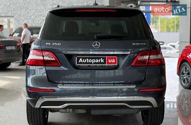 Позашляховик / Кросовер Mercedes-Benz M-Class 2013 в 
