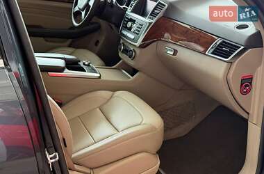 Позашляховик / Кросовер Mercedes-Benz M-Class 2013 в 