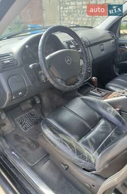 Внедорожник / Кроссовер Mercedes-Benz M-Class 2000 в 