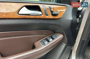Позашляховик / Кросовер Mercedes-Benz M-Class 2012 в 