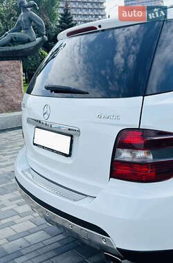 Позашляховик / Кросовер Mercedes-Benz M-Class 2008 в 