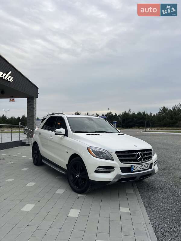 Mercedes-Benz M-Class 2012 Mercedes-Benz M-Class 2012