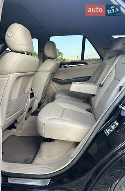 Внедорожник / Кроссовер Mercedes-Benz M-Class 2013 в 
