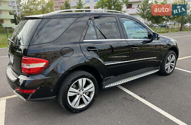 Позашляховик / Кросовер Mercedes-Benz M-Class 2010 в 