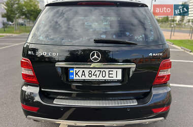 Позашляховик / Кросовер Mercedes-Benz M-Class 2010 в 